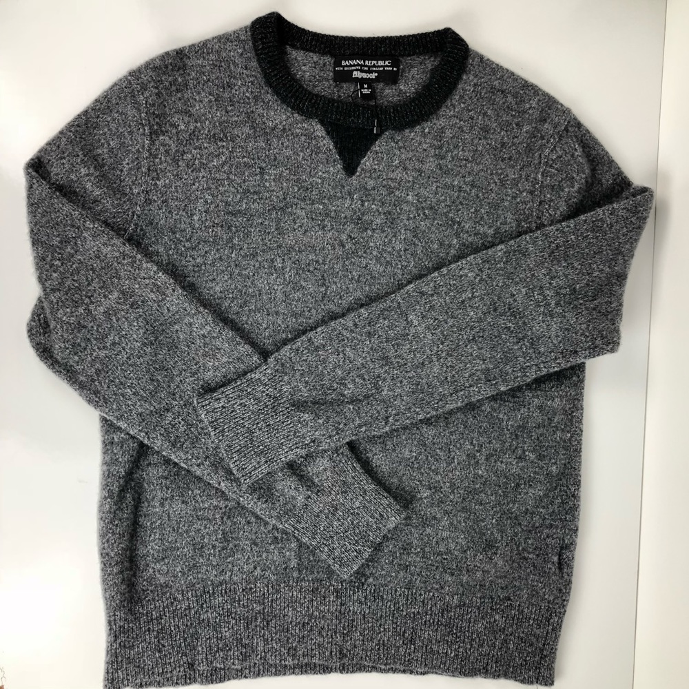 NWOT Banana Republic Filpucci sweater Size medium
